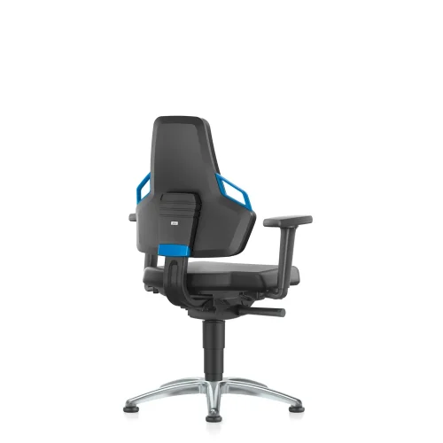 Ergonomska uredska stolica s plavim detaljima