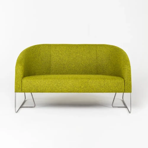 Moderna zelena sofa s metalnim nogama
